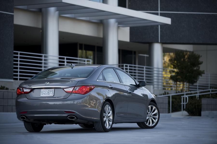  Hyundai Sonata 2010 года  (фото 28 из 162)